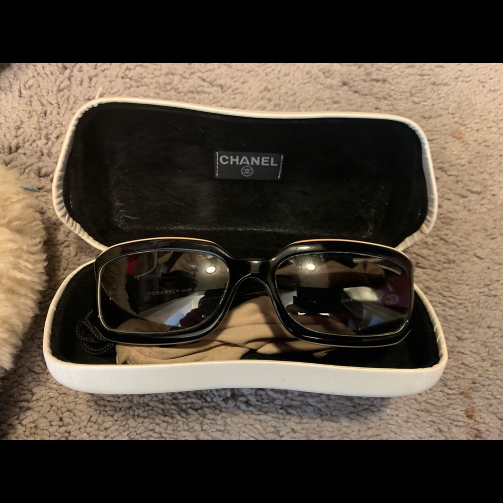 Chanel sunglasses - Authentic
